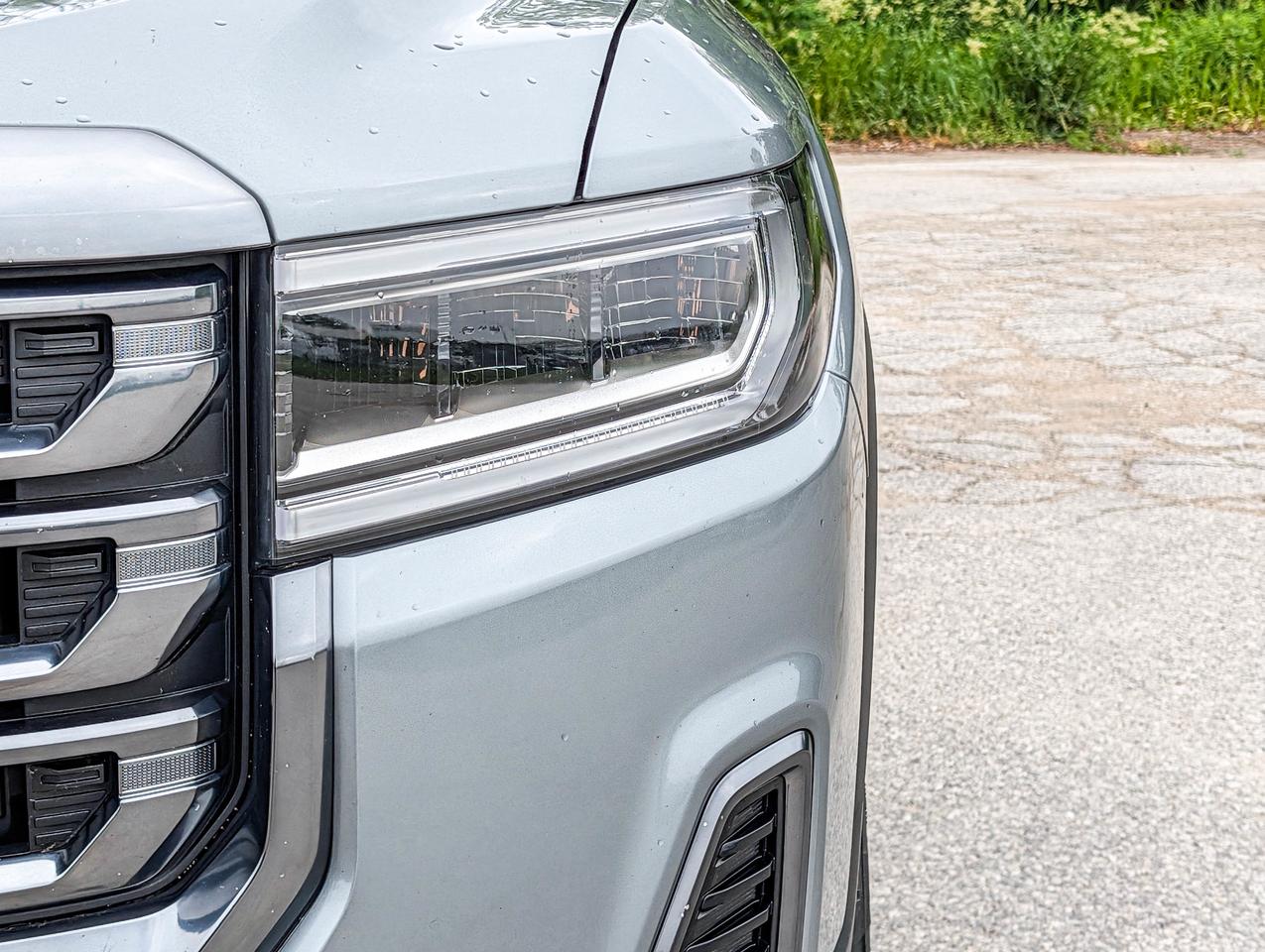 2023 GMC Acadia AT4 Photo