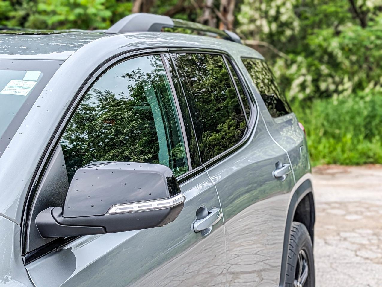 2023 GMC Acadia AT4 Photo