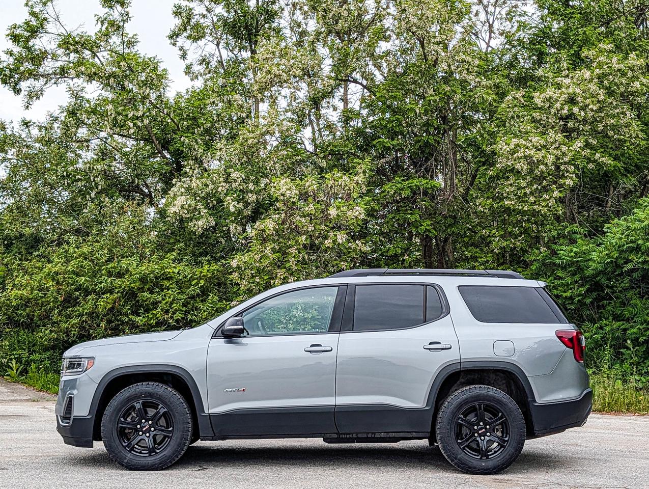 2023 GMC Acadia AT4 Photo