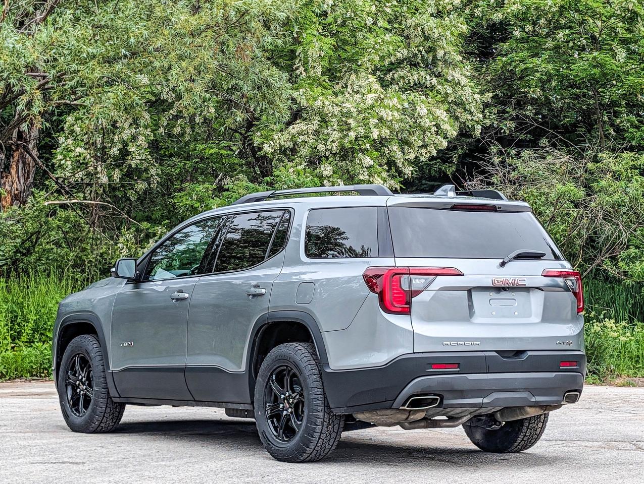 2023 GMC Acadia AT4 Photo