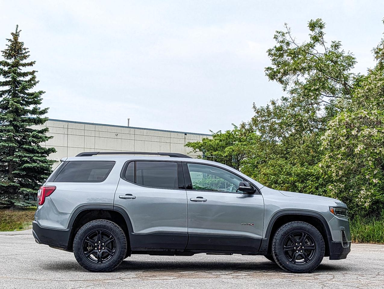 2023 GMC Acadia AT4 Photo
