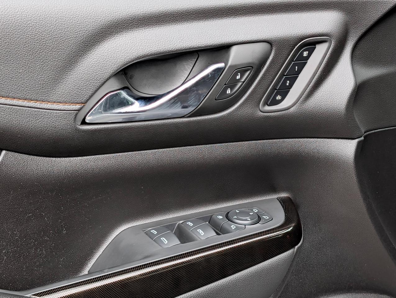 2023 GMC Acadia AT4 Photo