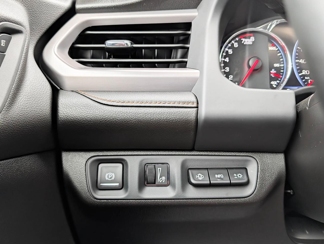 2023 GMC Acadia AT4 Photo