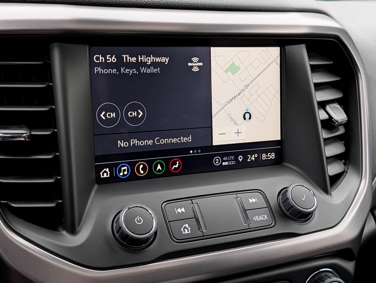2023 GMC Acadia AT4 Photo