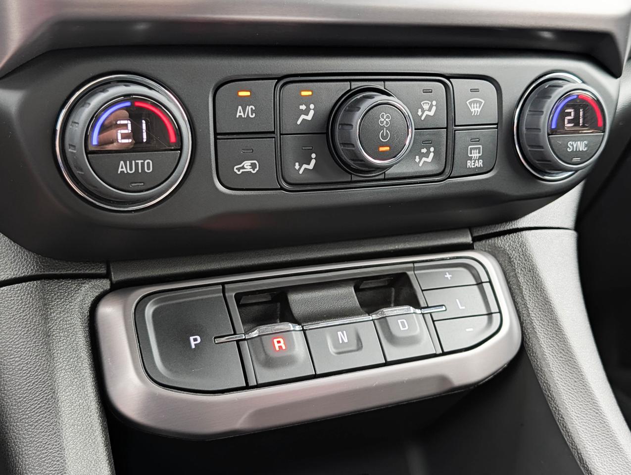 2023 GMC Acadia AT4 Photo