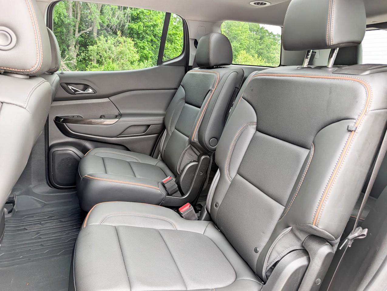 2023 GMC Acadia AT4 Photo