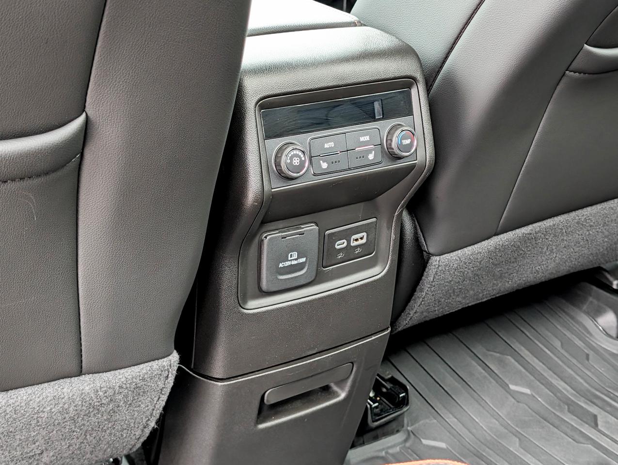 2023 GMC Acadia AT4 Photo