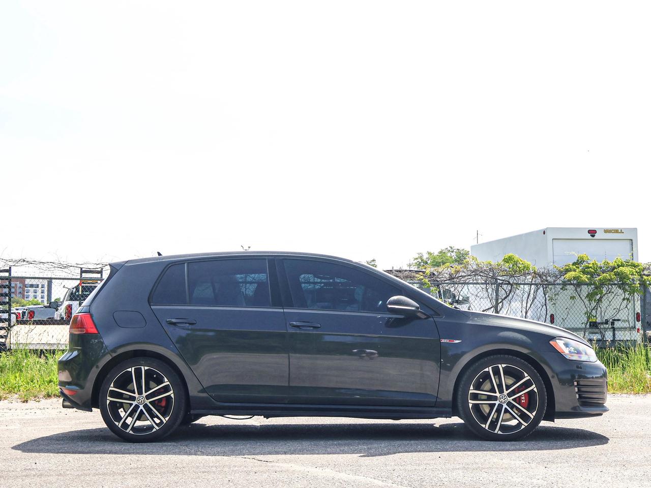2017 Volkswagen Golf GTI Performance Photo2
