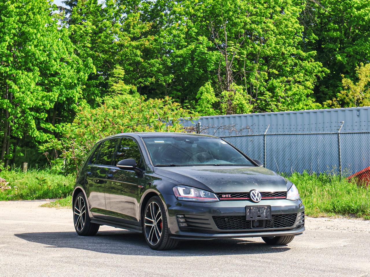 2017 Volkswagen Golf GTI Performance Photo3
