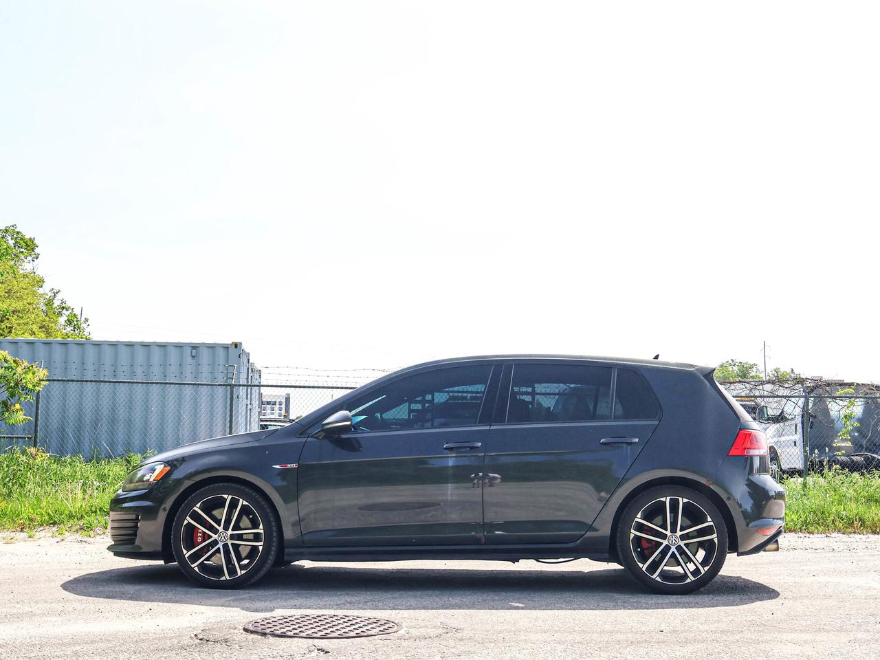 2017 Volkswagen Golf GTI Performance Photo