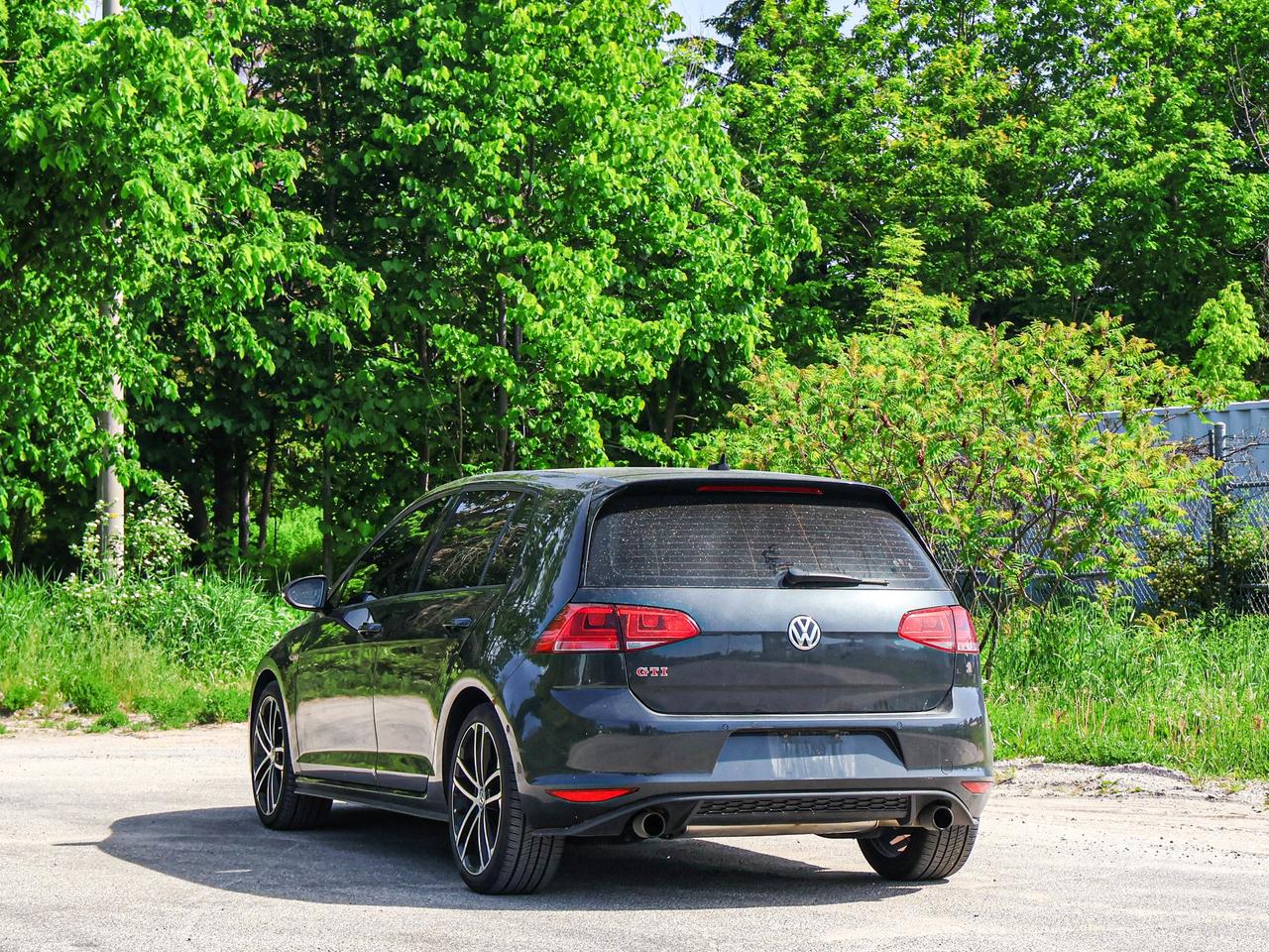 2017 Volkswagen Golf GTI Performance Photo