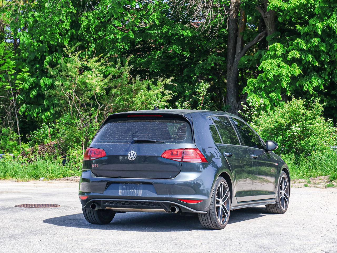 2017 Volkswagen Golf GTI Performance Photo