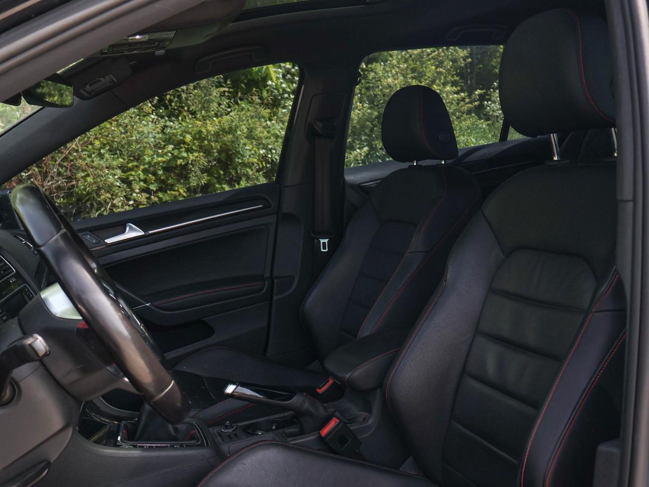 2017 Volkswagen Golf GTI Performance Photo
