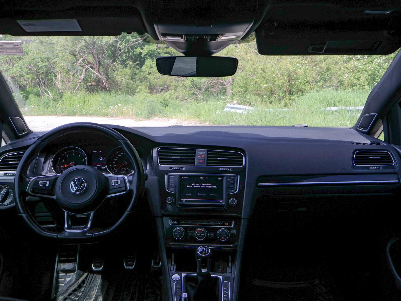 2017 Volkswagen Golf GTI Performance Photo