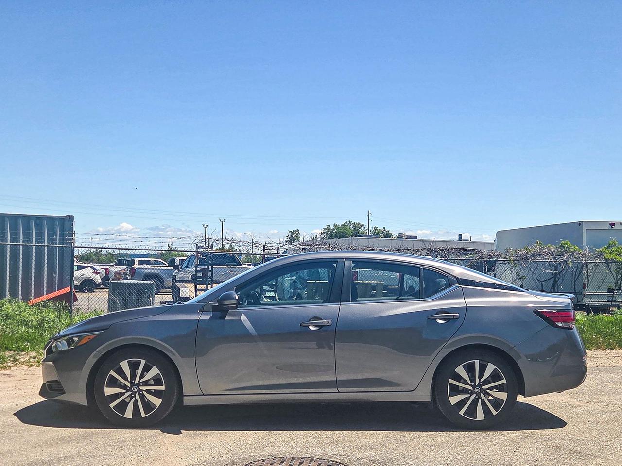 2022 Nissan Sentra SV Photo