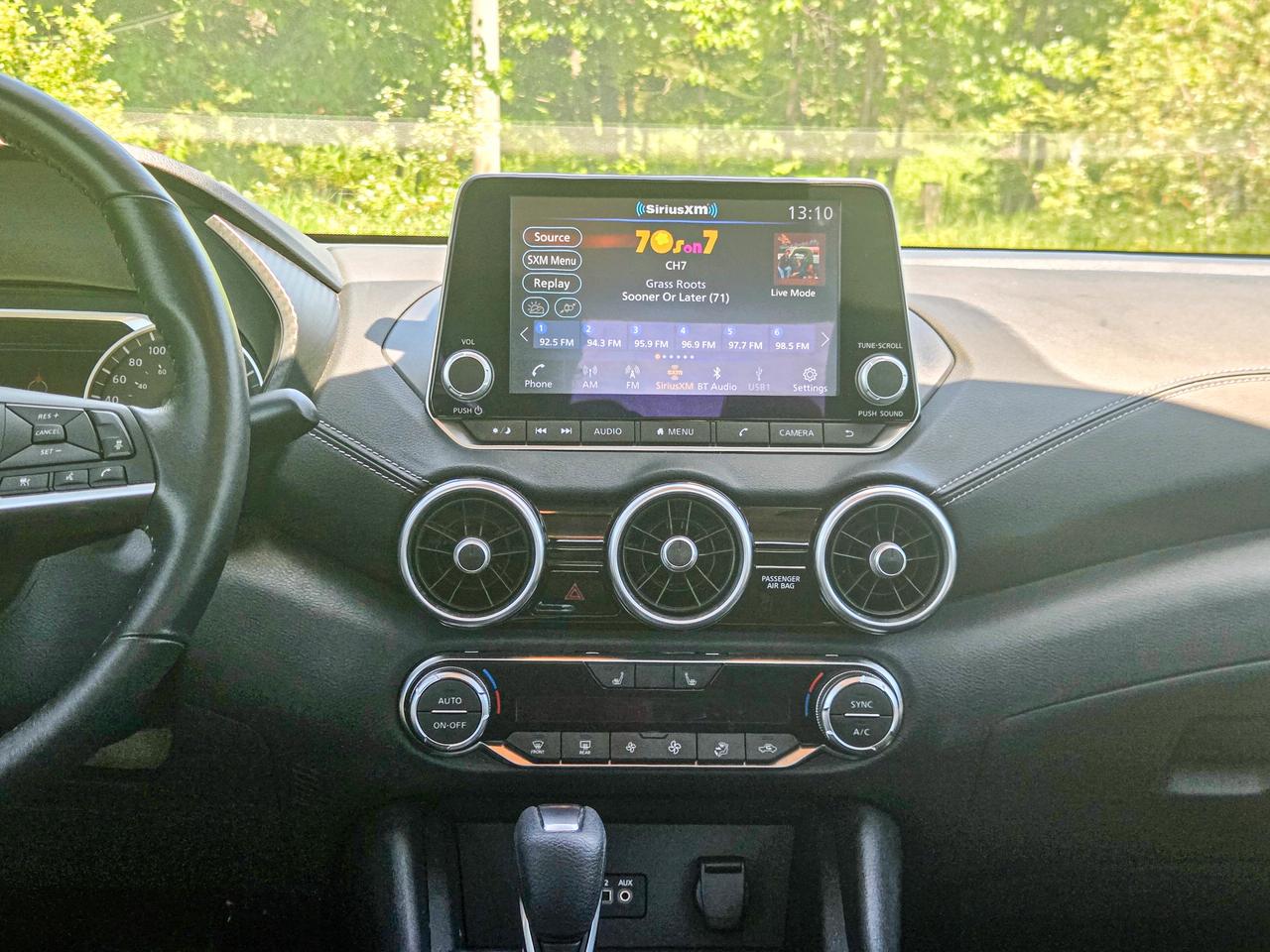 2022 Nissan Sentra SV Photo