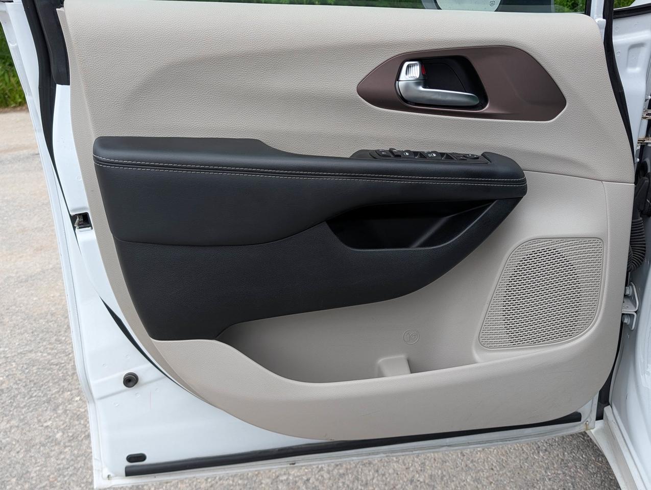 2024 Chrysler Grand Caravan SXT Photo