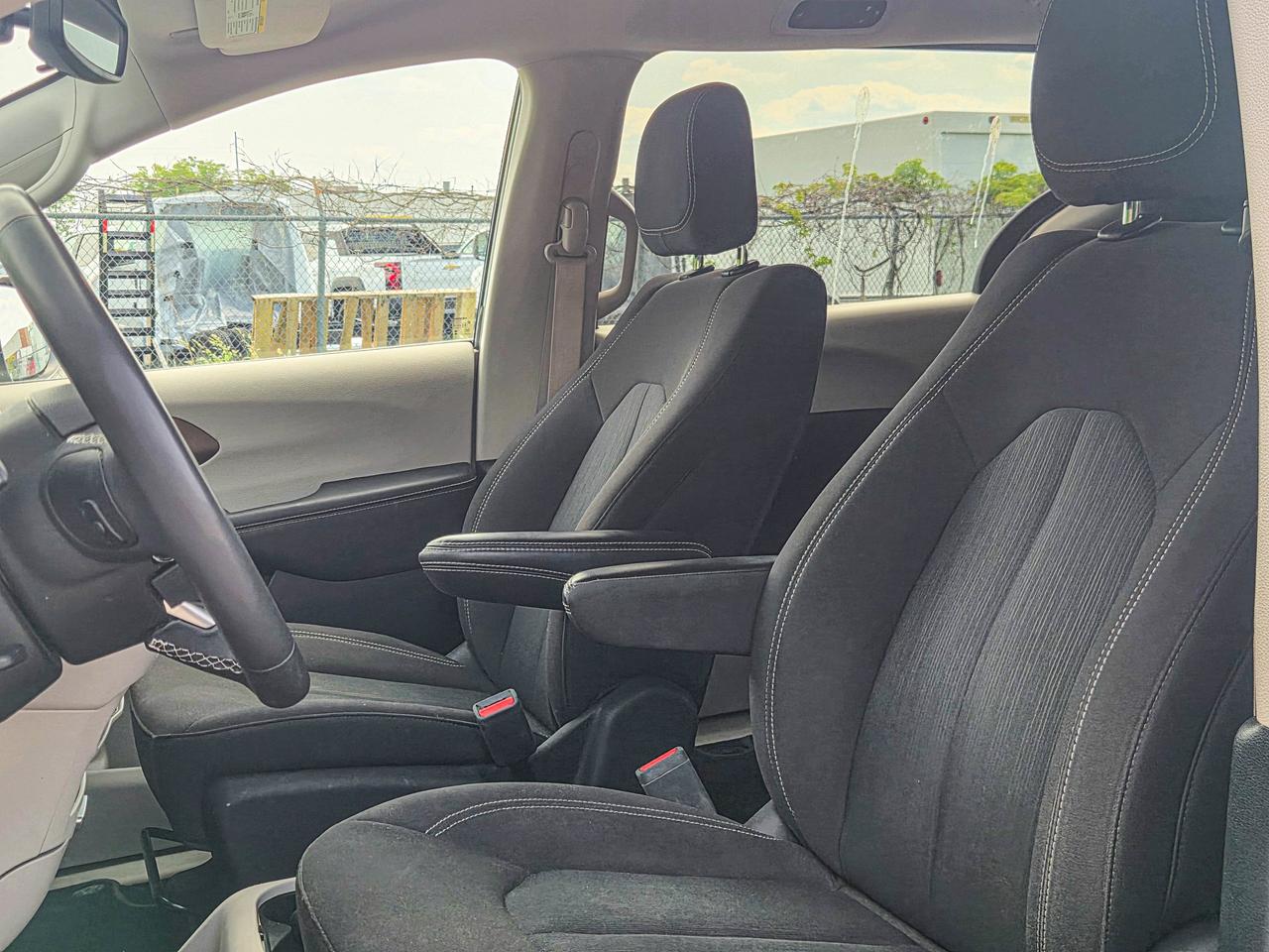 2024 Chrysler Grand Caravan SXT Photo