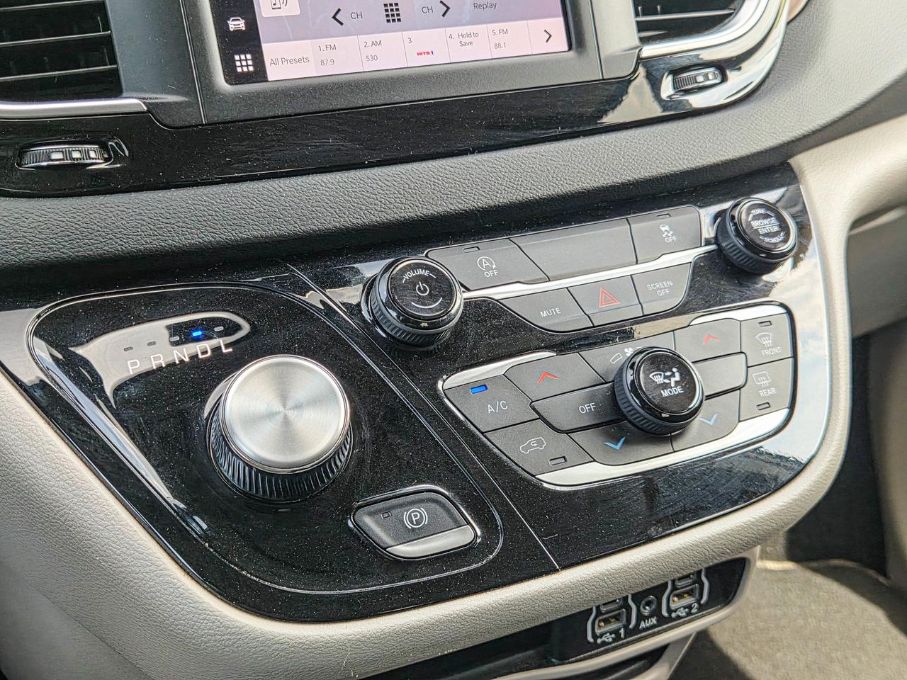2024 Chrysler Grand Caravan SXT Photo
