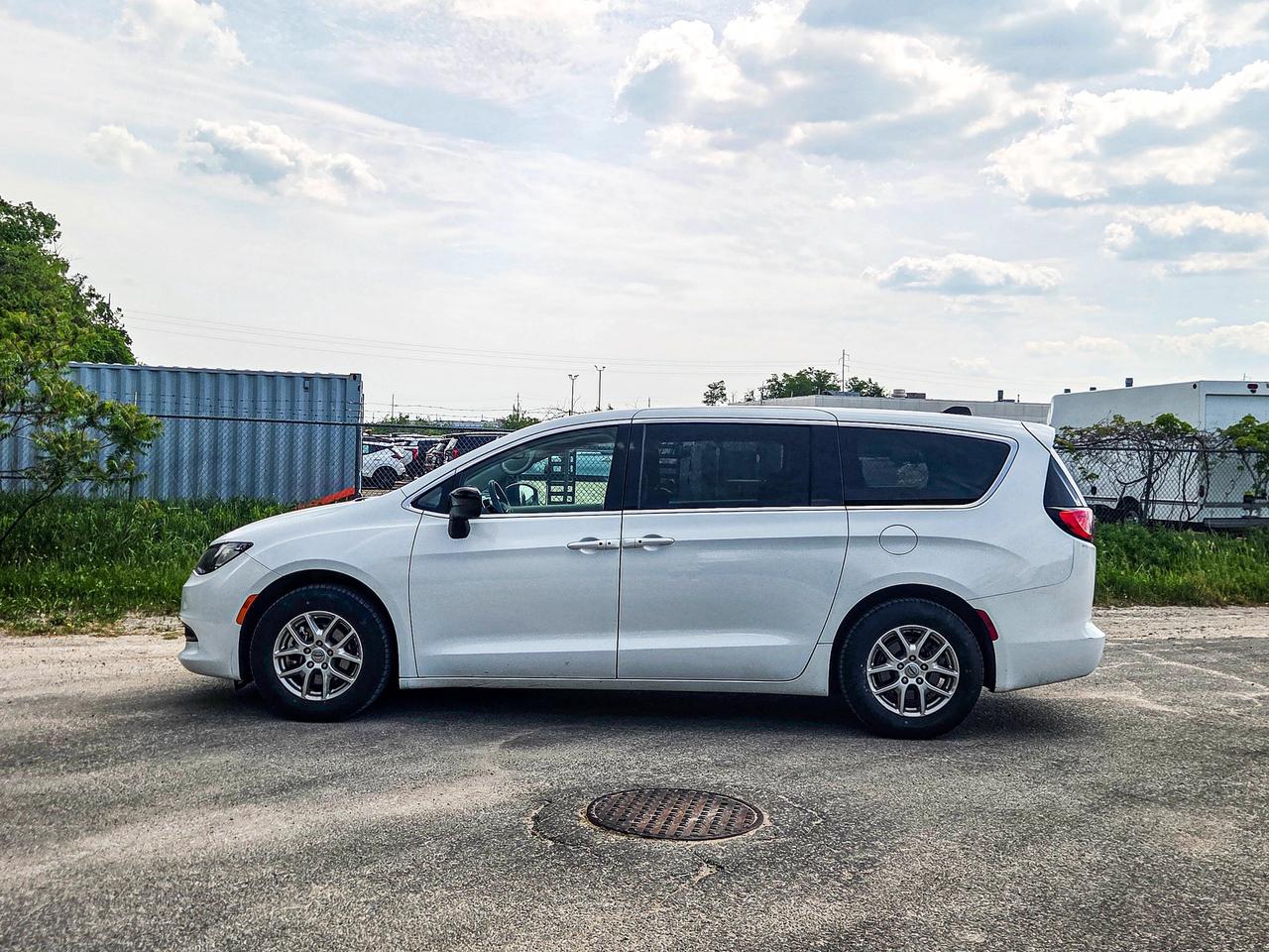 2024 Chrysler Grand Caravan SXT Photo