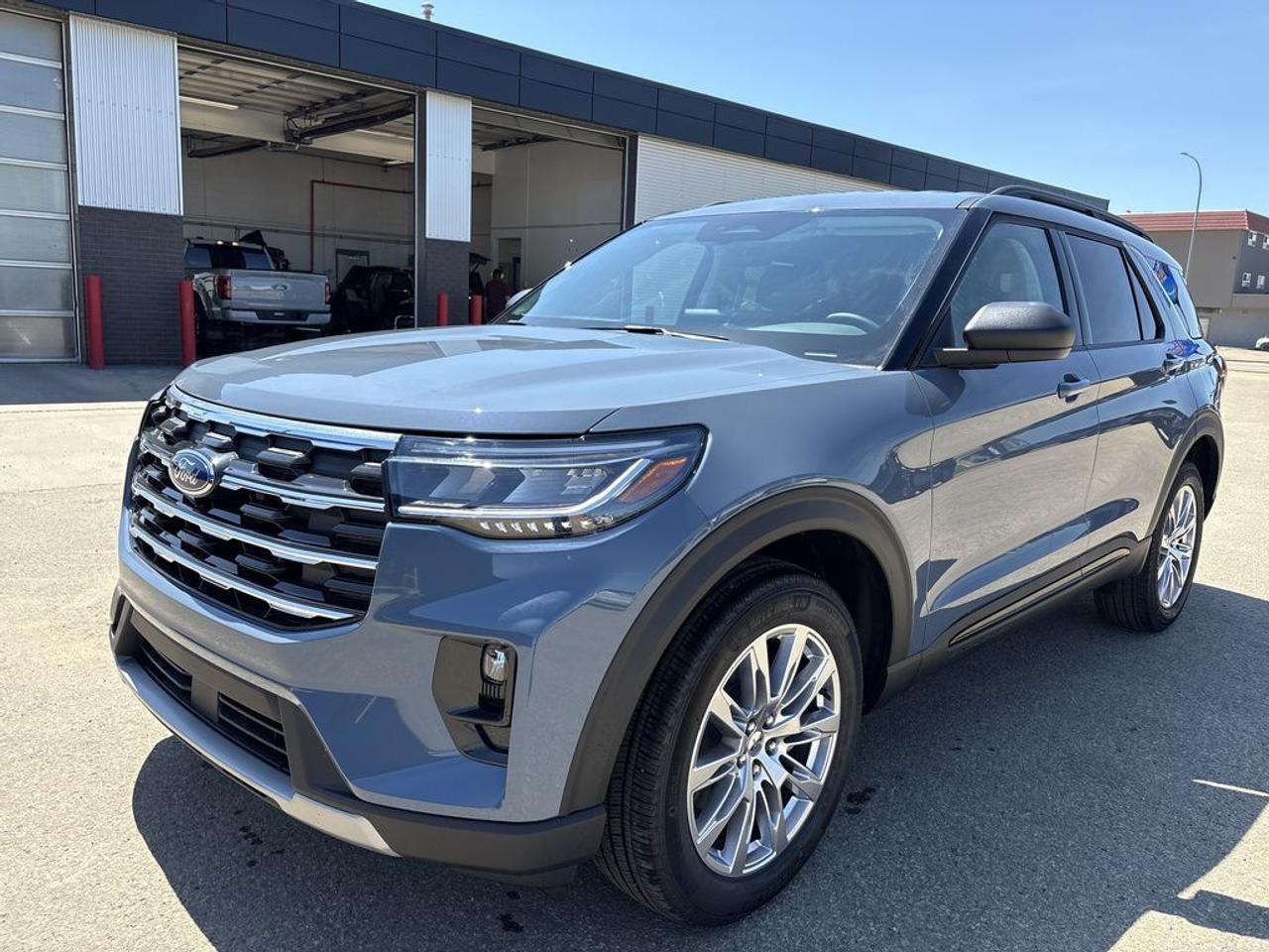 2026 Ford Explorer ACTIVE W/200A PKG 200A Photo1
