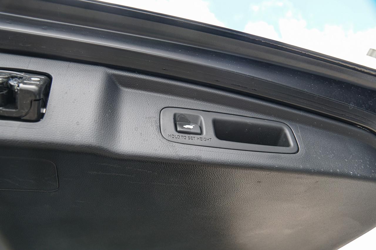 2024 Honda CR-V Hybrid Touring HYBRID AWD |NAVI|SUNROOF|LEATHER|BSM|LDW Photo