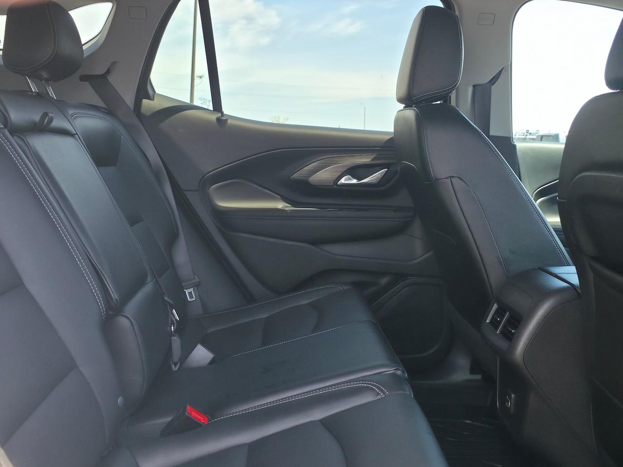 2024 GMC Terrain SLT *GREAT COMPACT CROSSOVER SUV* Photo