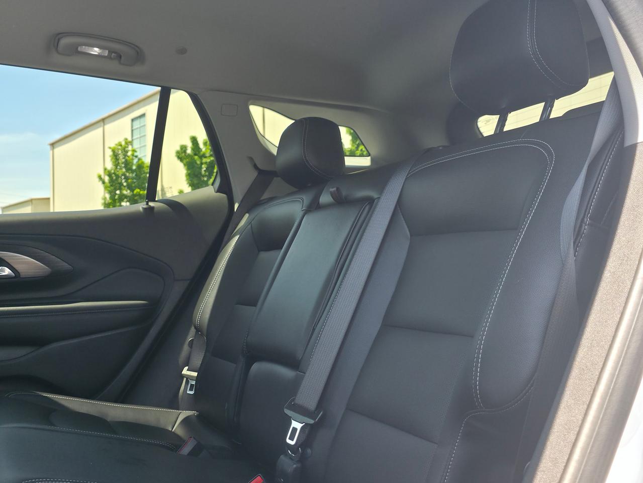 2024 GMC Terrain SLT *GREAT COMPACT CROSSOVER SUV* Photo