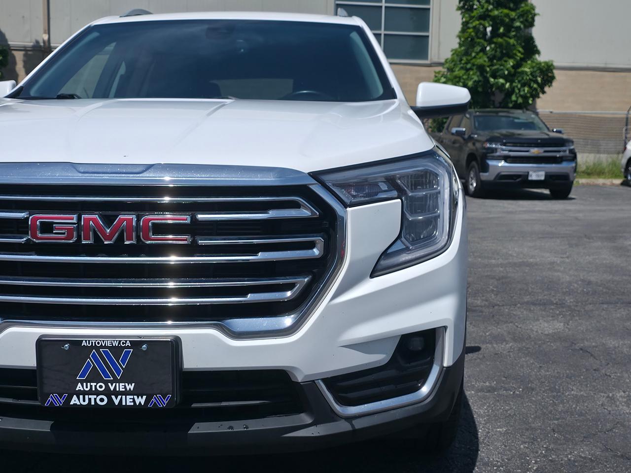 2024 GMC Terrain SLT *GREAT COMPACT CROSSOVER SUV* Photo