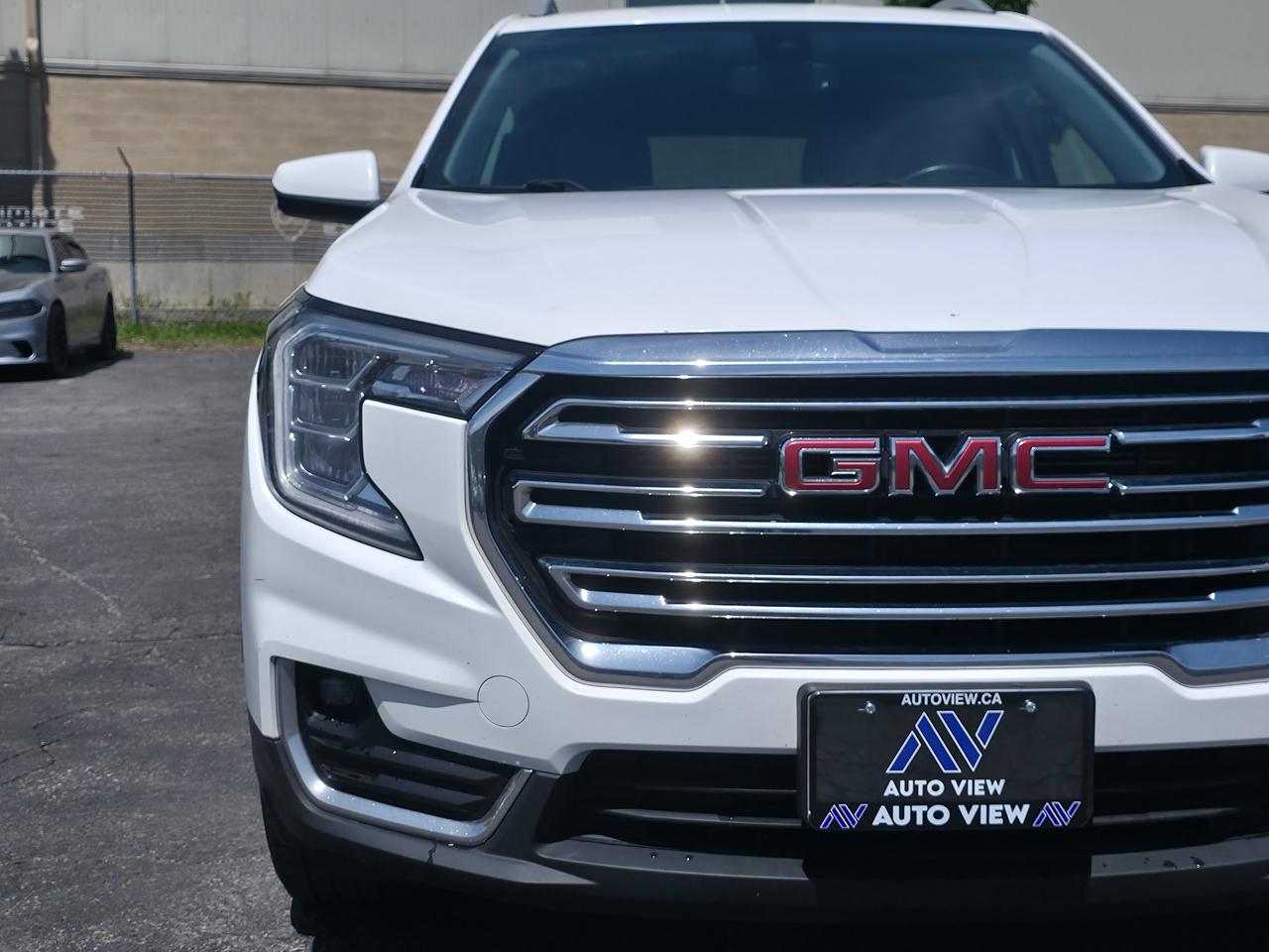 2024 GMC Terrain SLT *GREAT COMPACT CROSSOVER SUV* Photo
