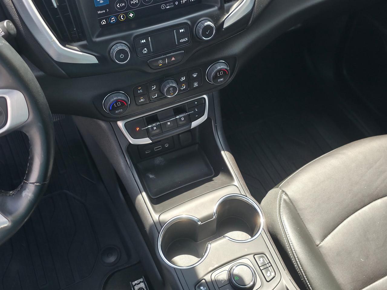2024 GMC Terrain SLT *GREAT COMPACT CROSSOVER SUV* Photo