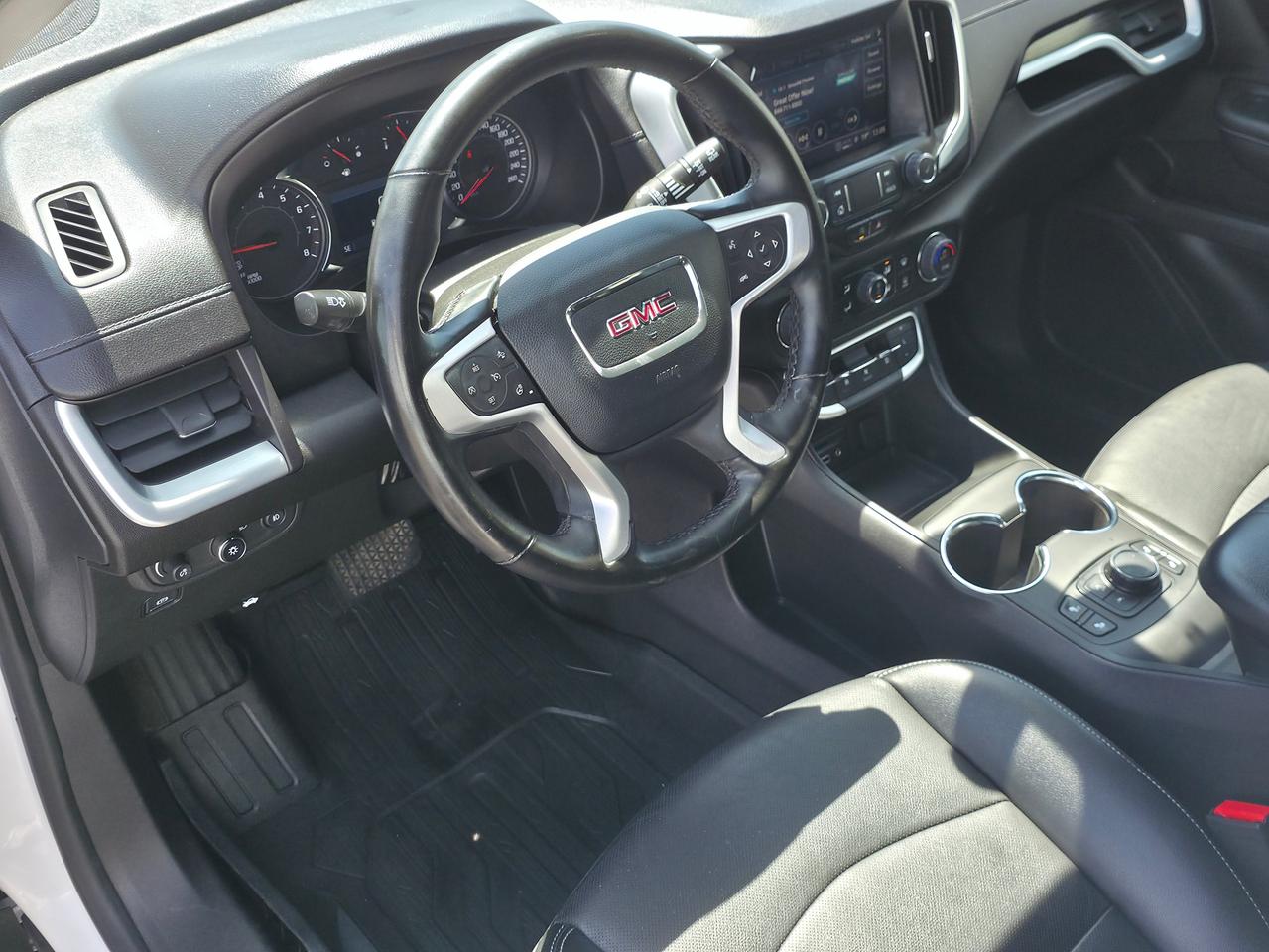 2024 GMC Terrain SLT *GREAT COMPACT CROSSOVER SUV* Photo
