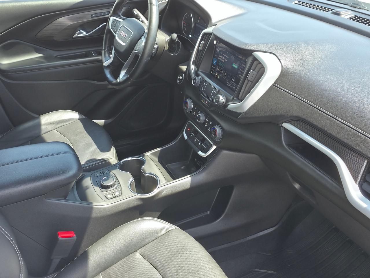 2024 GMC Terrain SLT *GREAT COMPACT CROSSOVER SUV* Photo