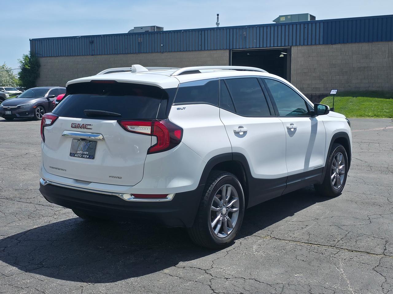 2024 GMC Terrain SLT *GREAT COMPACT CROSSOVER SUV* Photo4