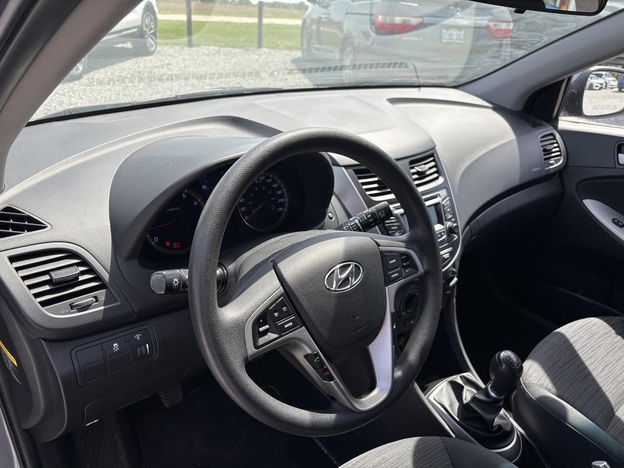 2015 Hyundai Accent GS ~No Accidents~32 Service records~ Photo