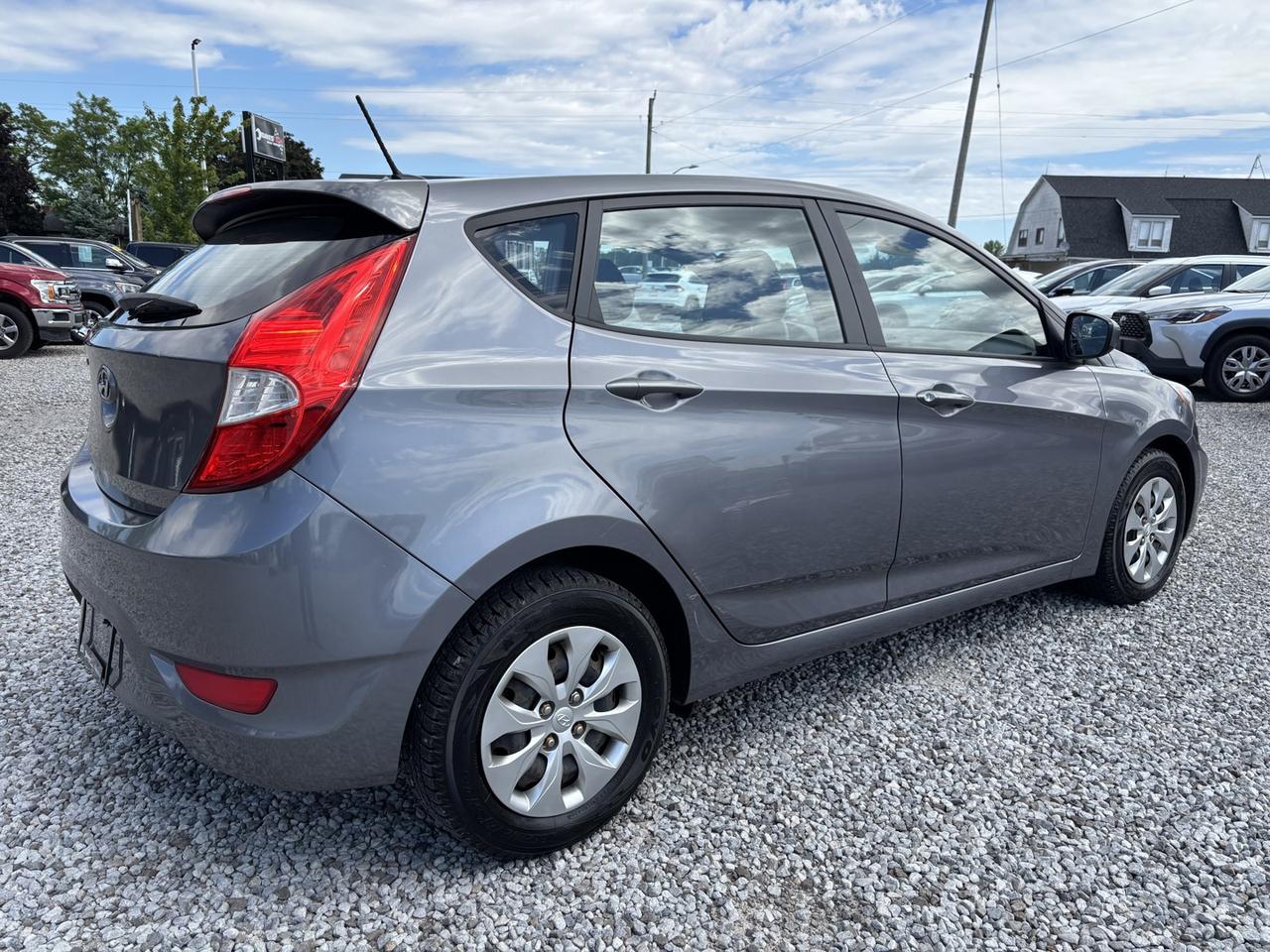 2015 Hyundai Accent GS ~No Accidents~32 Service records~ Photo4
