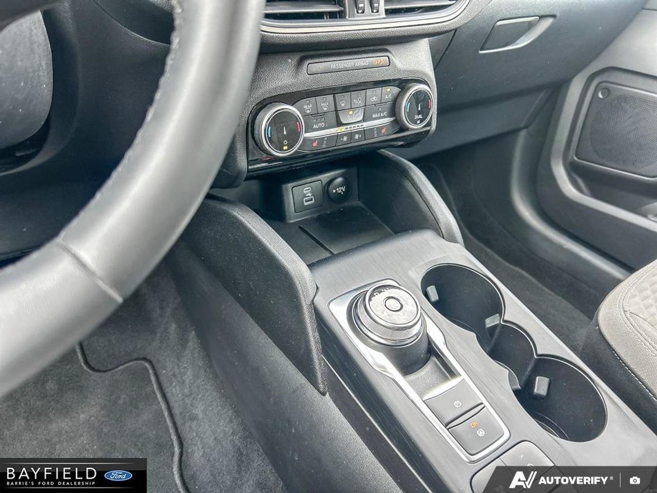 2022 Ford Escape SE Photo