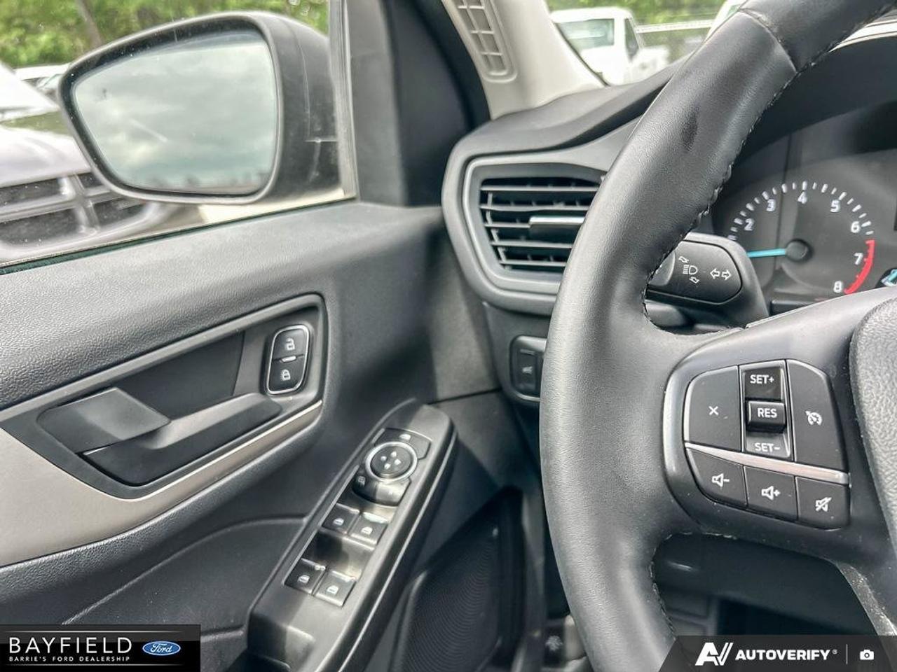 2022 Ford Escape SE Photo