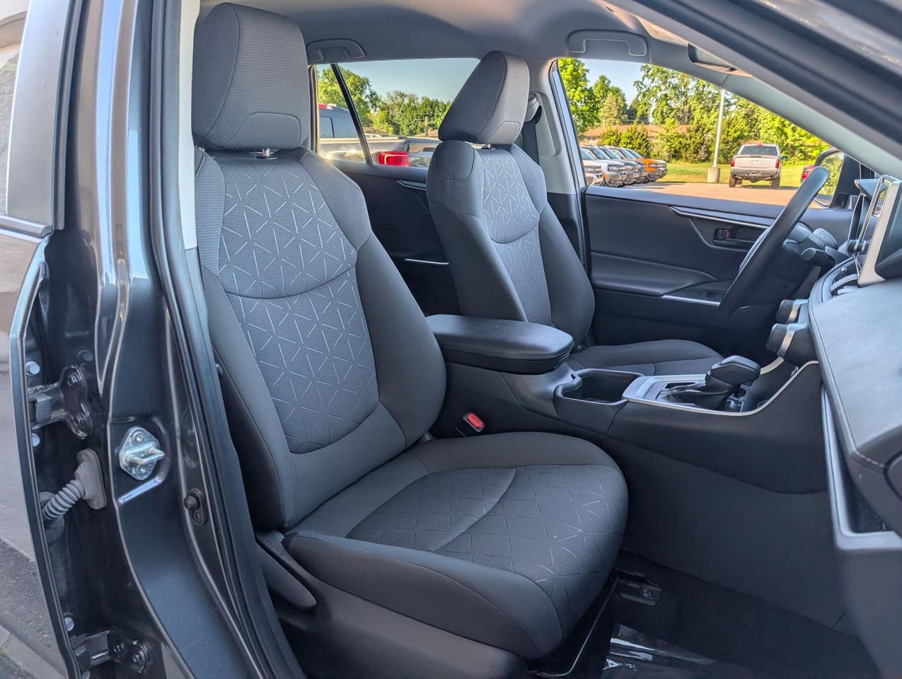 2023 Toyota RAV4 LE AWD Photo