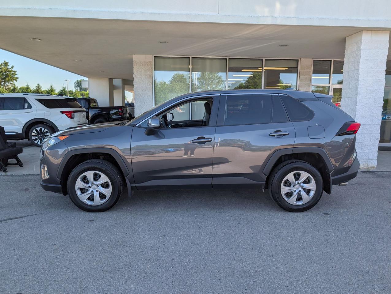 2023 Toyota RAV4 LE AWD Photo