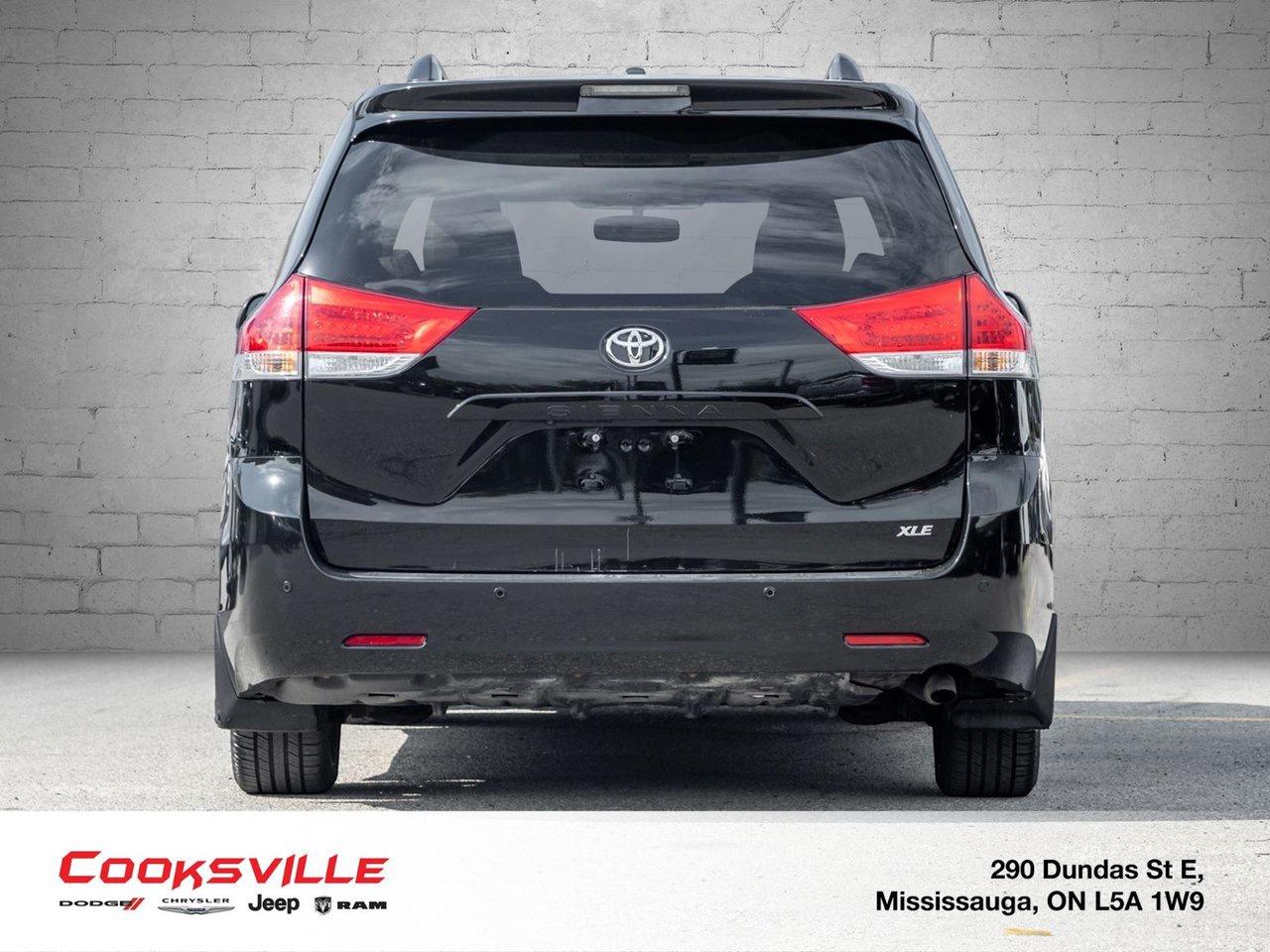 2013 Toyota Sienna XLE AWD 7-pass V6 6A Photo