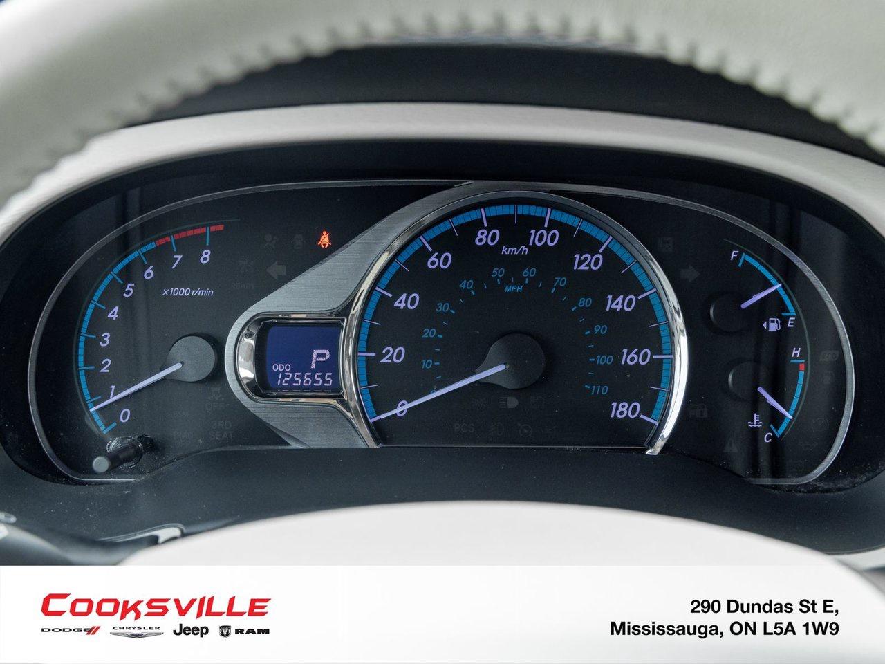 2013 Toyota Sienna XLE AWD 7-pass V6 6A Photo