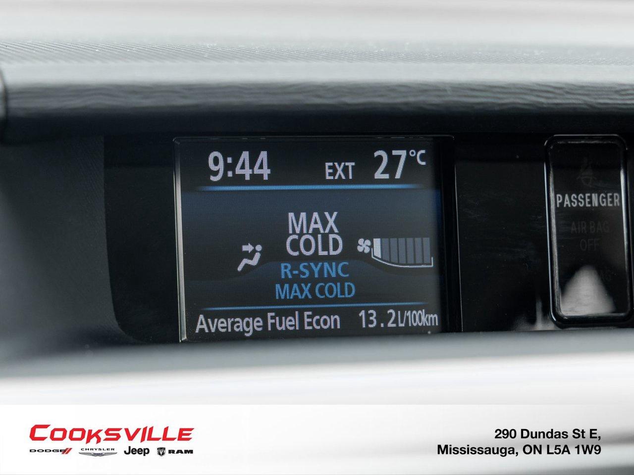 2013 Toyota Sienna XLE AWD 7-pass V6 6A Photo