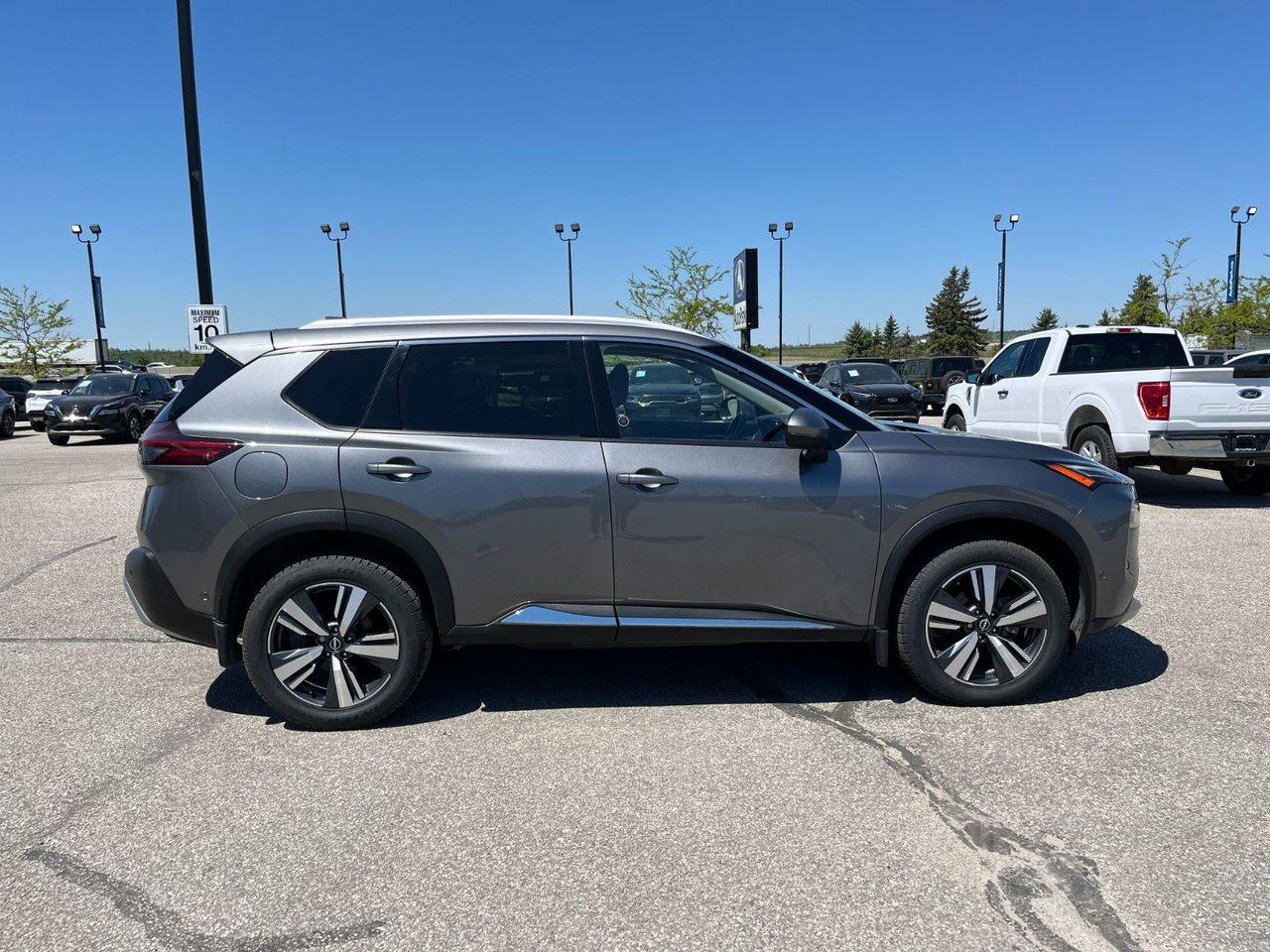 2023 Nissan Rogue AWD Platinum Photo4