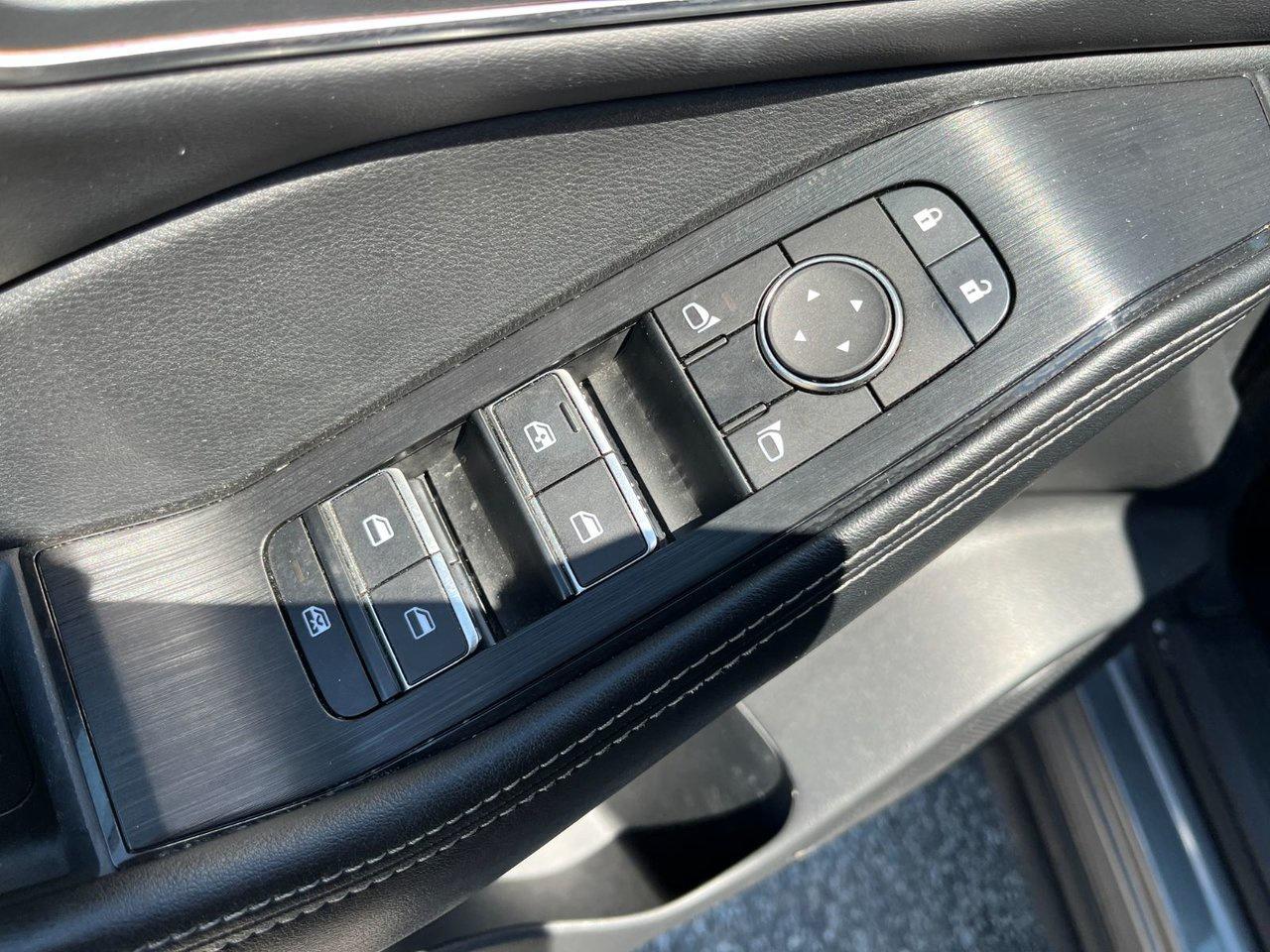 2023 Nissan Rogue AWD Platinum Photo