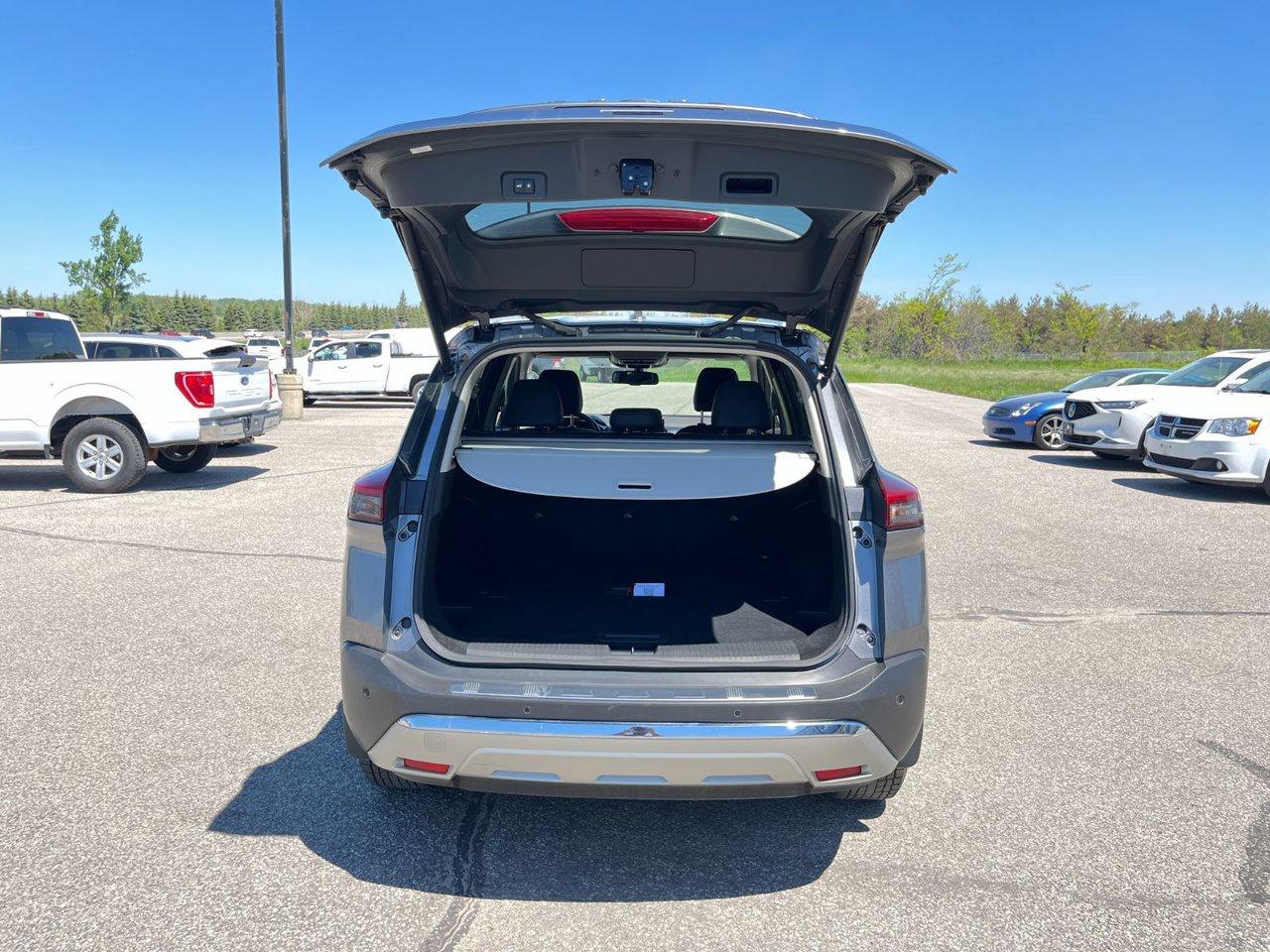 2023 Nissan Rogue AWD Platinum Photo