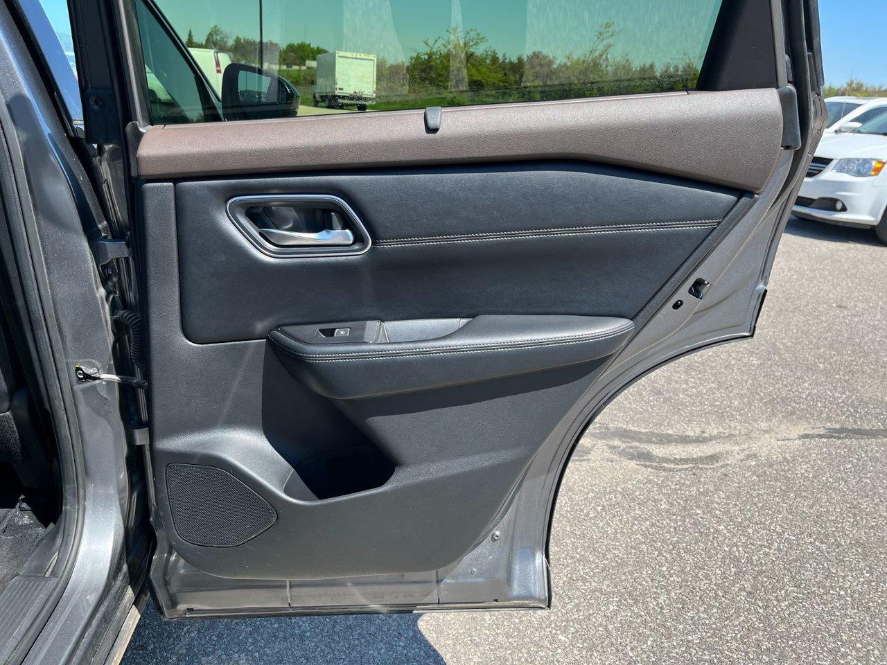 2023 Nissan Rogue AWD Platinum Photo