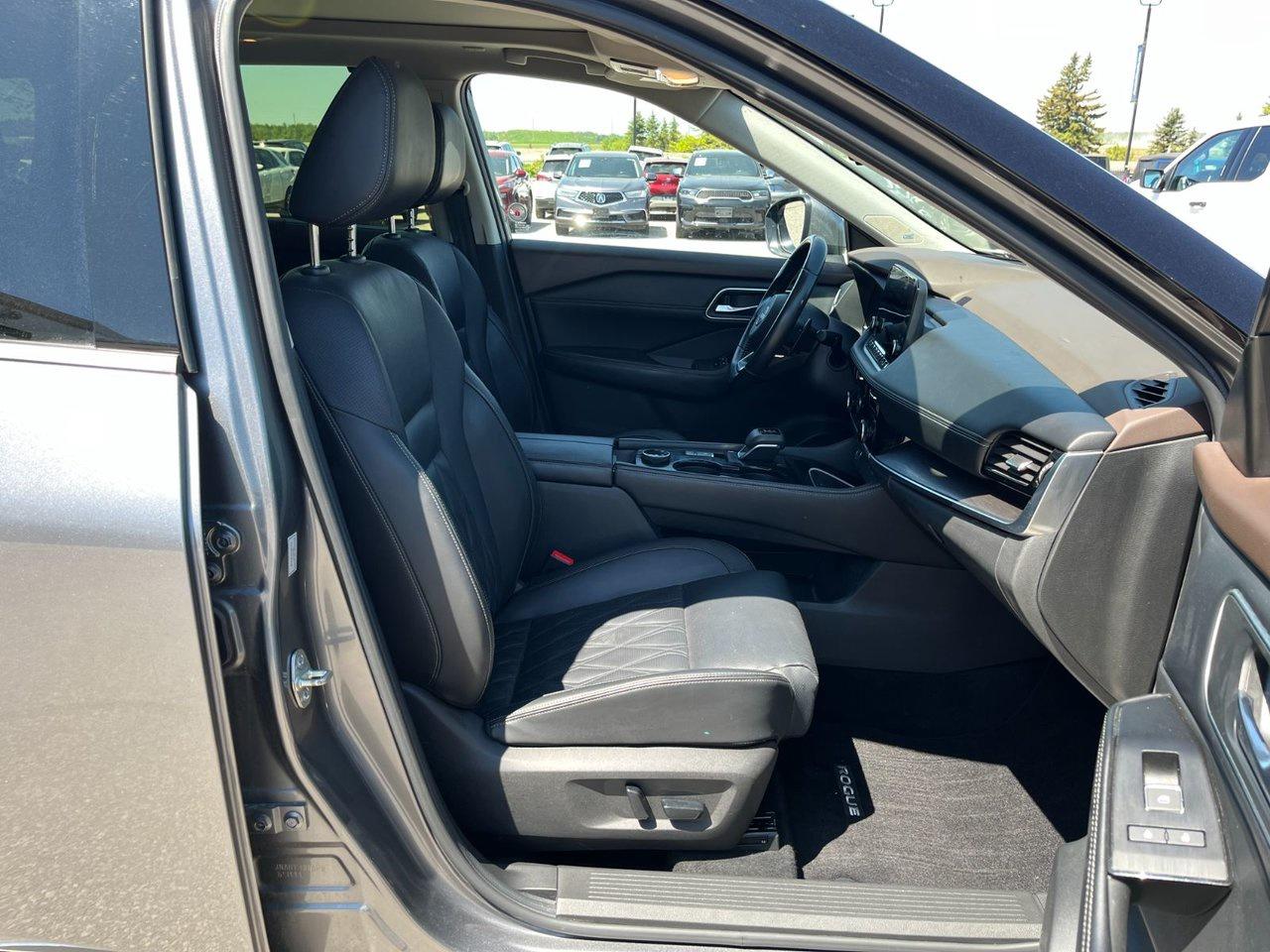 2023 Nissan Rogue AWD Platinum Photo
