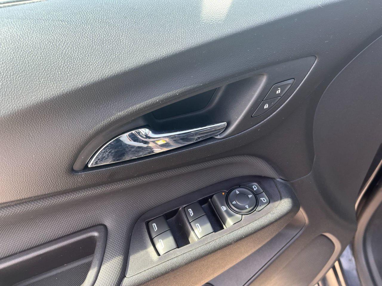 2022 Chevrolet Equinox AWD 4dr RS Photo