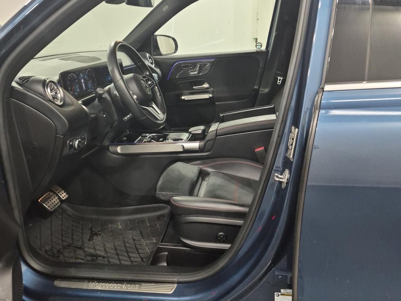 2020 Mercedes-Benz GLB GLB 250 4MATIC|7 PASS|AMG PKG|NAVI Photo2